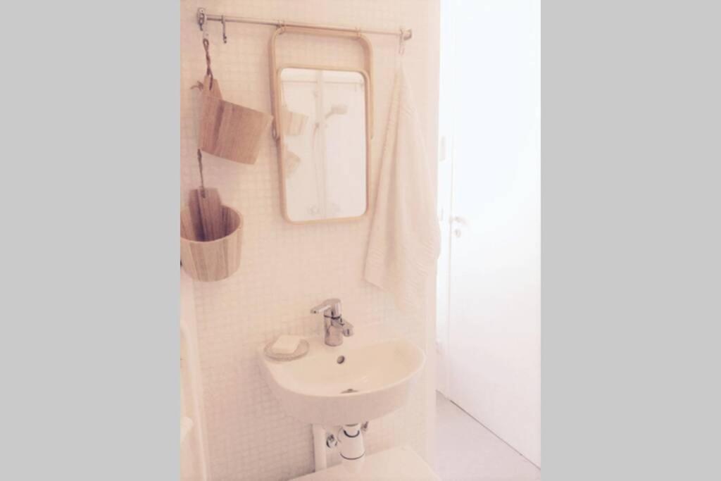 Small Arty Studio Menilmontant باريس المظهر الخارجي الصورة